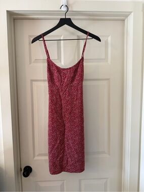 brandy melville red floral dress Brandy Melville Women's' Spaghetti Straps Burgundy Floral Blouse Dress Size  Na